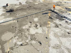 Skadad betong på helikopterlandningsplatta
