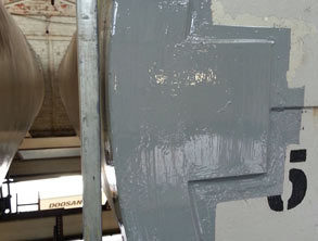用贝尔佐纳 (Belzona) 1212 粘接的钢板和涂覆过的区域